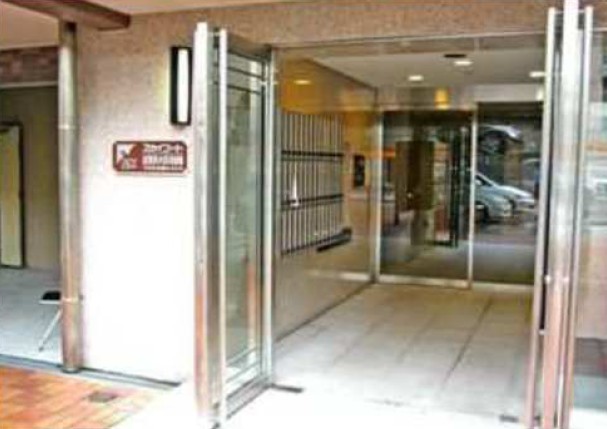 エントランス　清潔なエントランスです