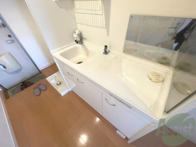 キッチン　コンロを付けて頂ければ問題なくお使いいただけます。