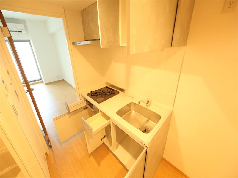 キッチン　システムキッチン（ガス2口コンロ・グリル付）