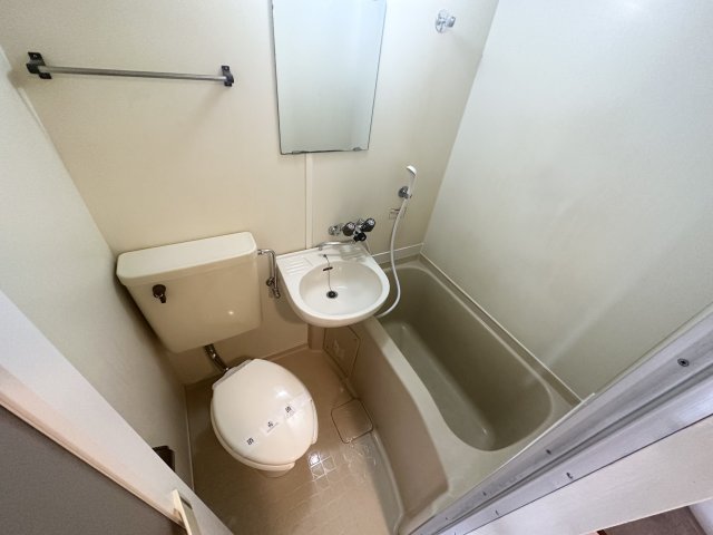 バス・シャワールーム　シンプルで機能的なユニットバスです！