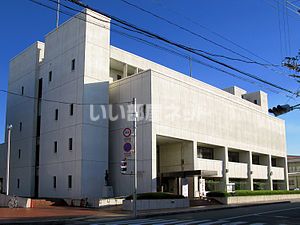 図書館　熊谷市立熊谷図書館（図書館）まで984m