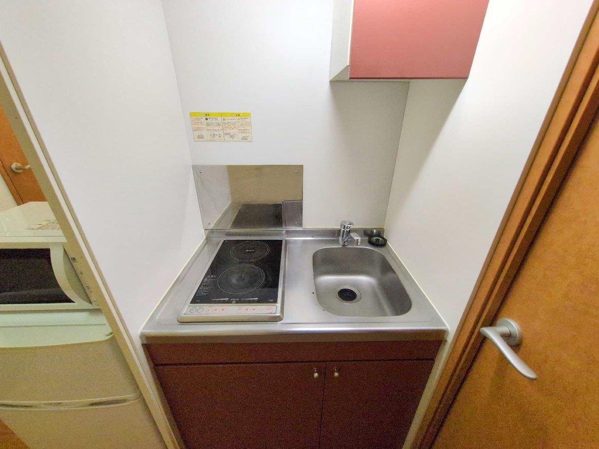 ＪＲ山陽本線 姫路駅 バス乗車時間：24分 最寄りバス停で下車 徒歩3分 2階建 築21年のキッチン写真