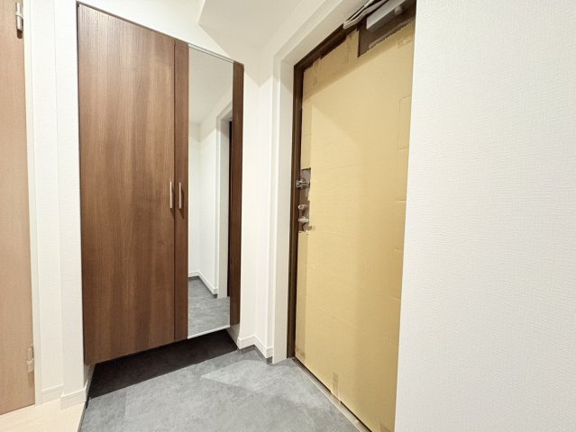 玄関　※写真は参考写真