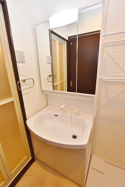 洗面設備　★シャワー付き洗面台★