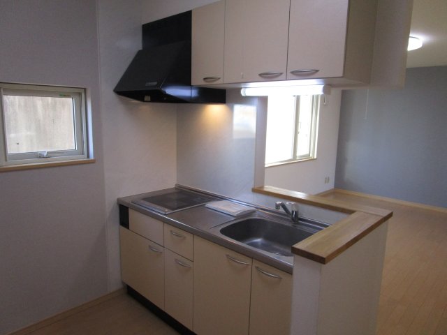 キッチン　コンパクトなキッチンで掃除もラクラク