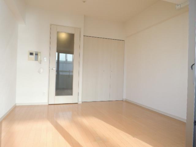 居室・リビング　別部屋参考画像です。