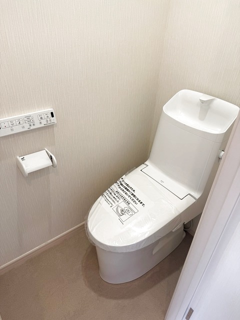 トイレ　洗浄便座付きトイレ新品です！