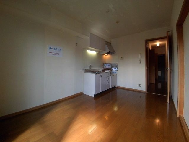 居室・リビング　タウンハウジング府中店まで