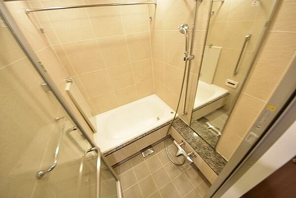 バス・シャワールーム　※別部屋の参考写真です。