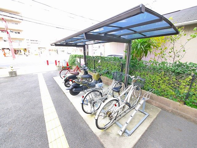 その他共有部分　屋根付き駐輪場