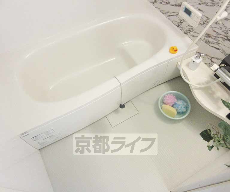 バス・シャワールーム　ゆったりバスルームです！