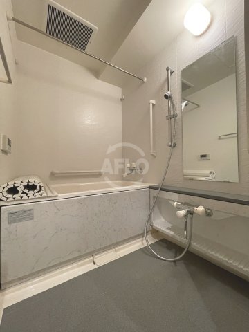 バス・シャワールーム　ビューネなんば　浴室