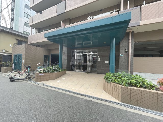 エントランス　ビューネなんば　エントランス
