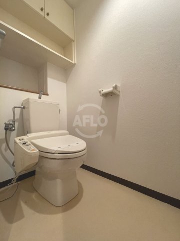 トイレ　ビューネなんば　温水洗浄便座