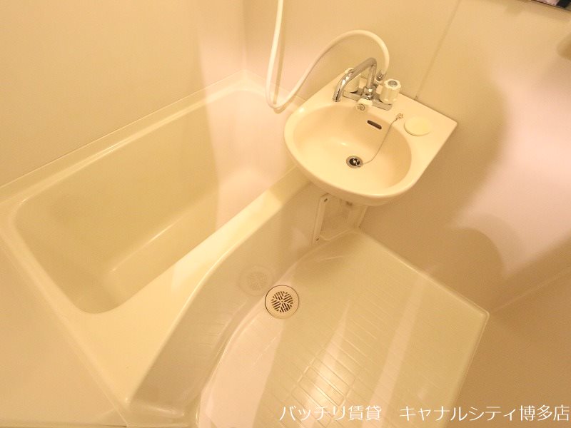 バス・シャワールーム　※同型タイプの為現状優先