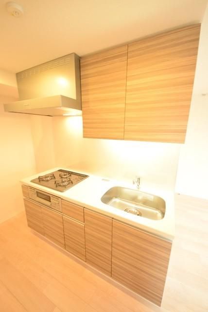 キッチン　グリル付きのシステムキッチンです