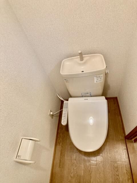 トイレ　写真は別の部屋のものです。