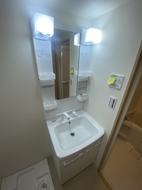 洗面設備　朝の身だしなみはこちらで。