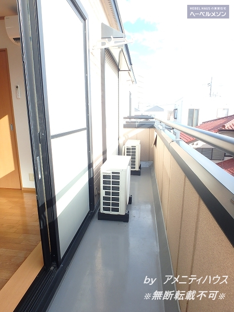 バルコニー　●ワイドスパンのバルコニー。