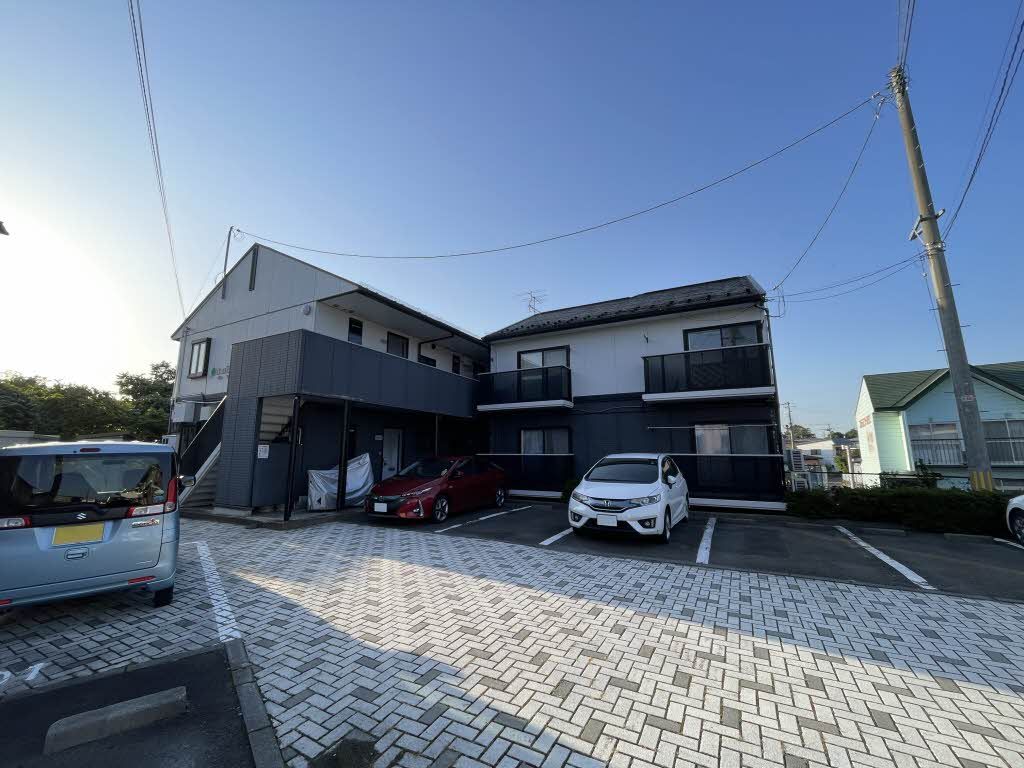 建物外観　駐車場