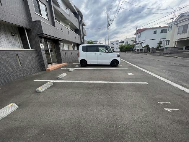 駐車場　駐車場