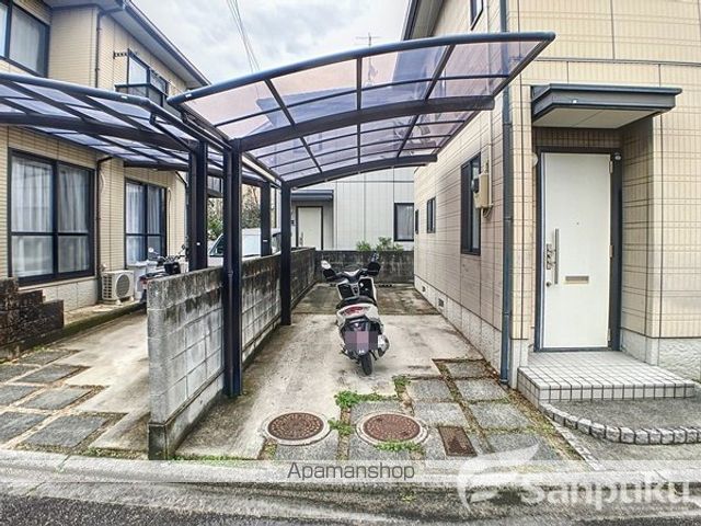 駐車場　駐車場