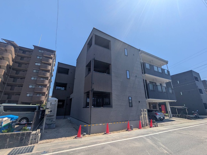 建物外観　建築中