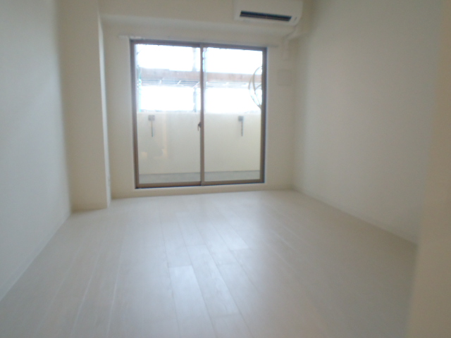 その他部屋・スペース　ゆったり7.6帖のお部屋でレイアウトのお楽しみ頂けます