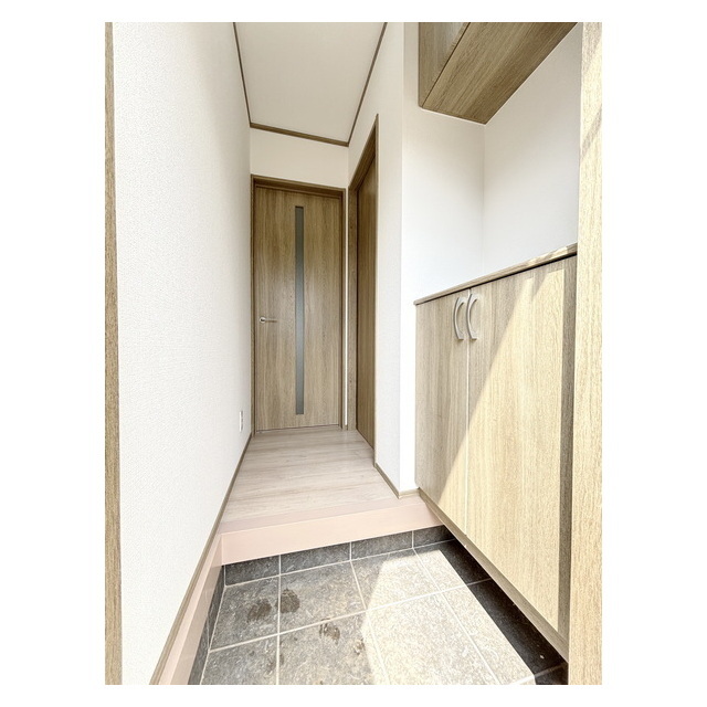玄関　収納が豊富な玄関