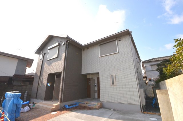 建物外観　モニター付きインターホン完備☆