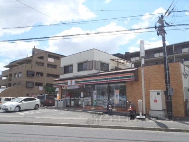 コンビニ　セブンイレブン京都桂上野店（コンビニ）まで370m