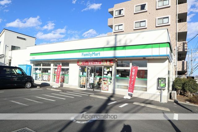 コンビニ　ファミリーマート（コンビニ）まで755m