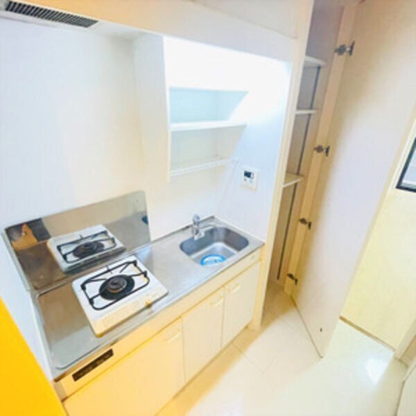 キッチン　入居中のため、写真は別部屋となります。