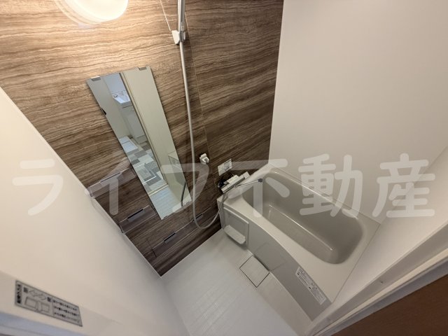 バス・シャワールーム　落ち着いた空間のお風呂です
