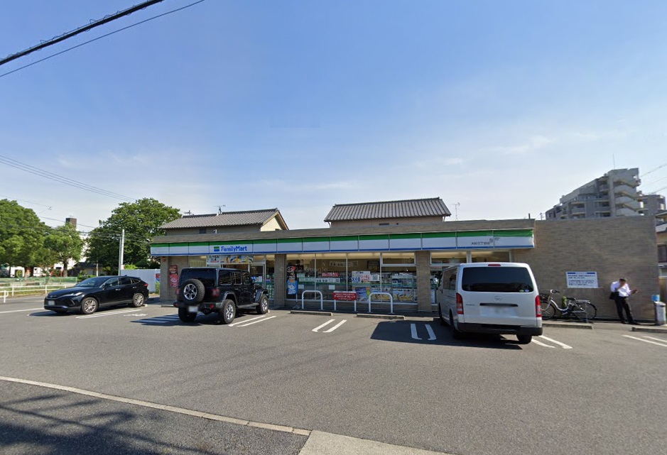 コンビニ　ファミリーマート 大杉3丁目店（コンビニ）（コンビニ）まで282m