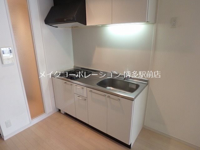 キッチン　※入居中の為別部屋写真使用現状優先