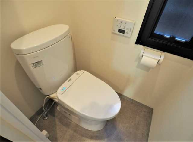 REENA SASAZUKAのトイレ写真