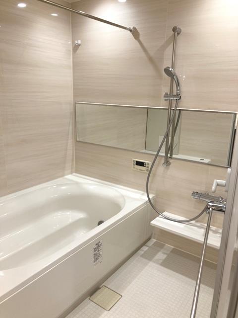 バス・シャワールーム　※写真は同タイプ住戸です。