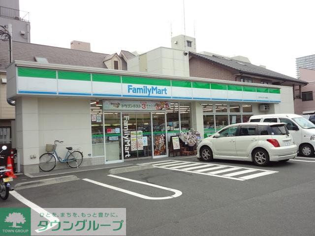 コンビニ　ファミマいちょうホール通り店（コンビニ）まで159m