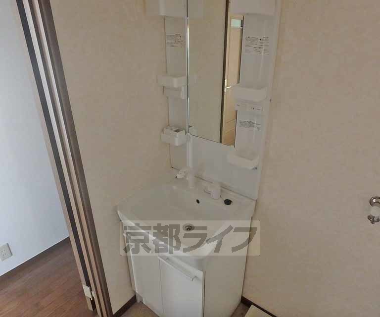 洗面設備　独立洗面台です
