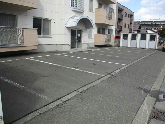 駐車場　駐車場