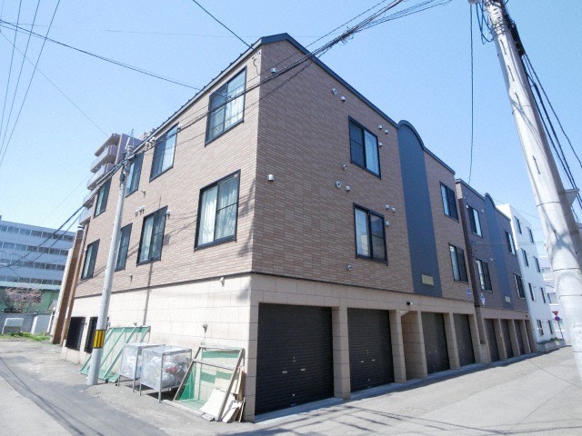 建物外観　◆エアコン新設予定！◆南北線と東西線ダブルアクセス可能！