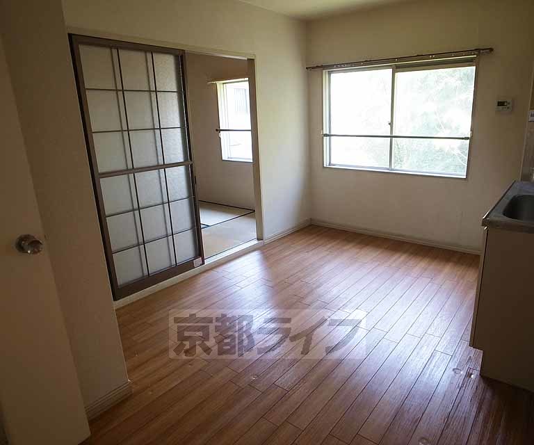 居室・リビング　きれいなお部屋ですね
