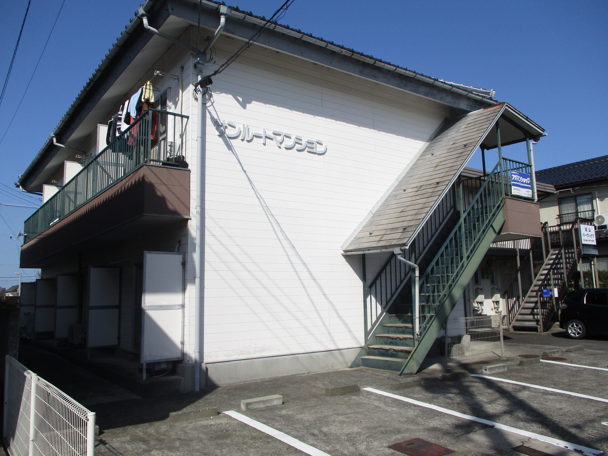 建物外観　湖山町の１Kアパート！居室・キッチンが広く、使いやすい