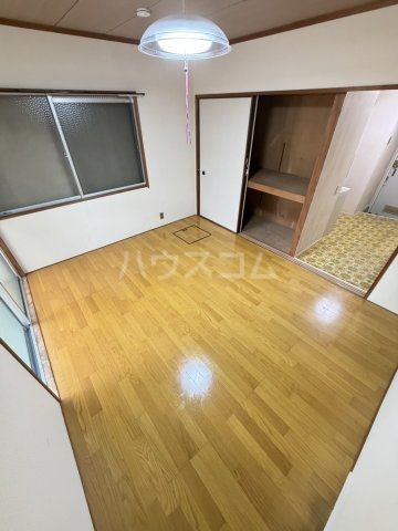 ハイツ堀ノ内の居間写真