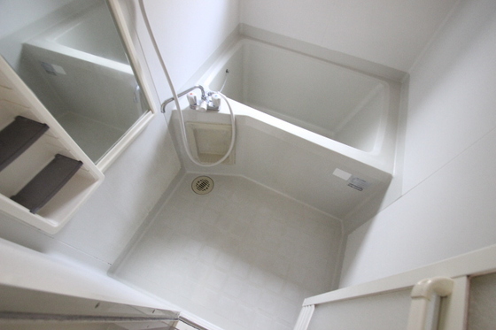 バス・シャワールーム　※別部屋の写真です