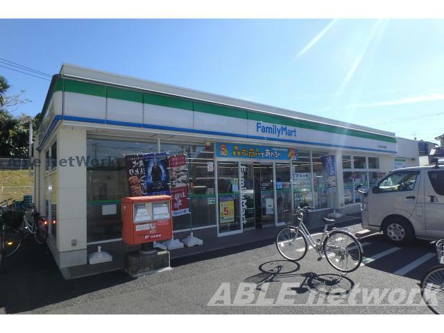 コンビニ　ファミリーマート熊本鶴羽田一丁目店（コンビニ）まで595m