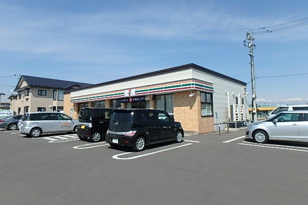 コンビニ　セブンイレブン苫小牧明野新町5丁目店（コンビニ）まで715m