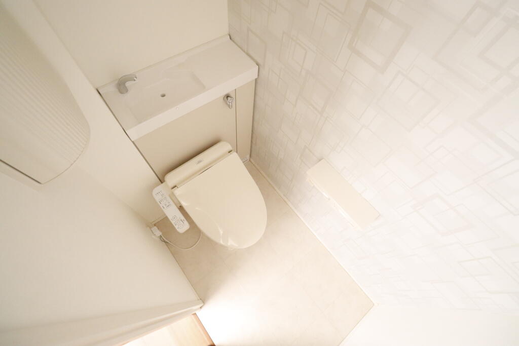 トイレ　温水洗浄便座付きトイレです♪