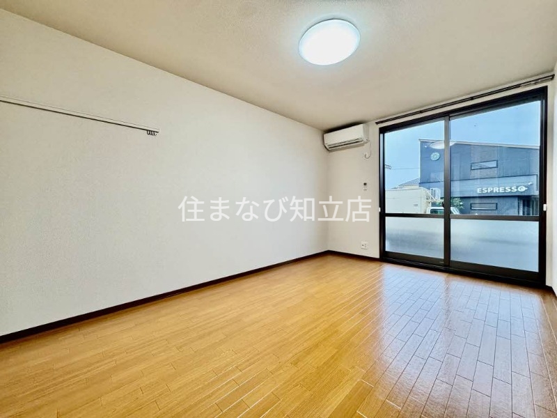 名鉄三河線 越戸駅 徒歩12分 2階建 築23年の居間写真